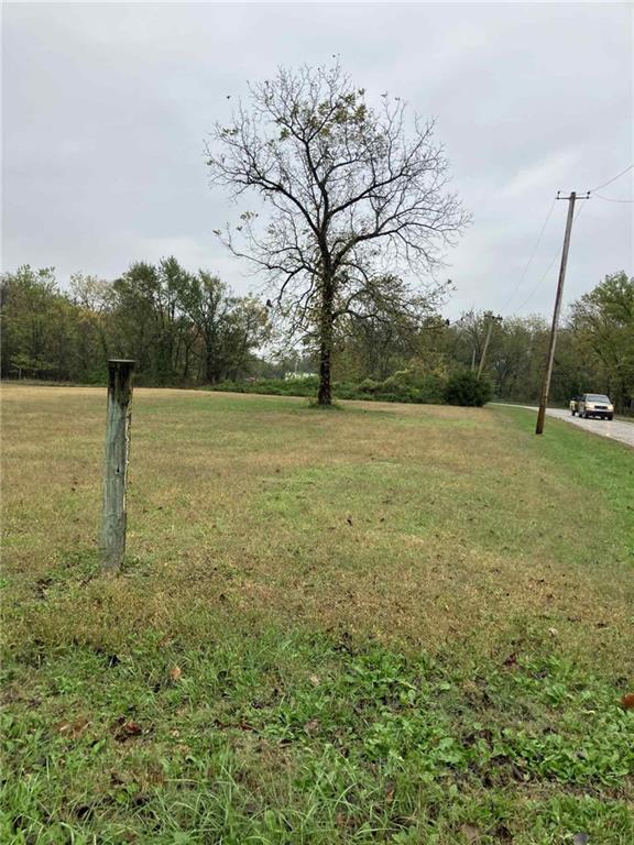 612 E Elm St, Blue Mound, KS 66010