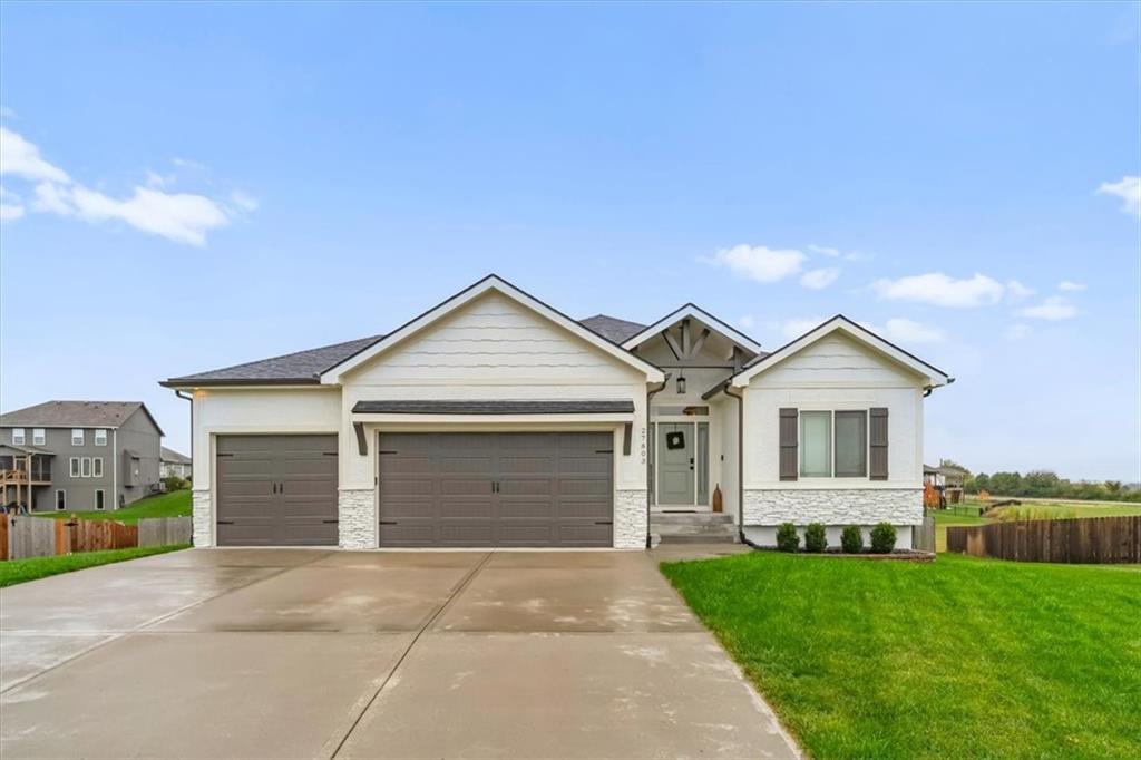 27803 E 133rd Ct, Lake Lotawana, MO 64086