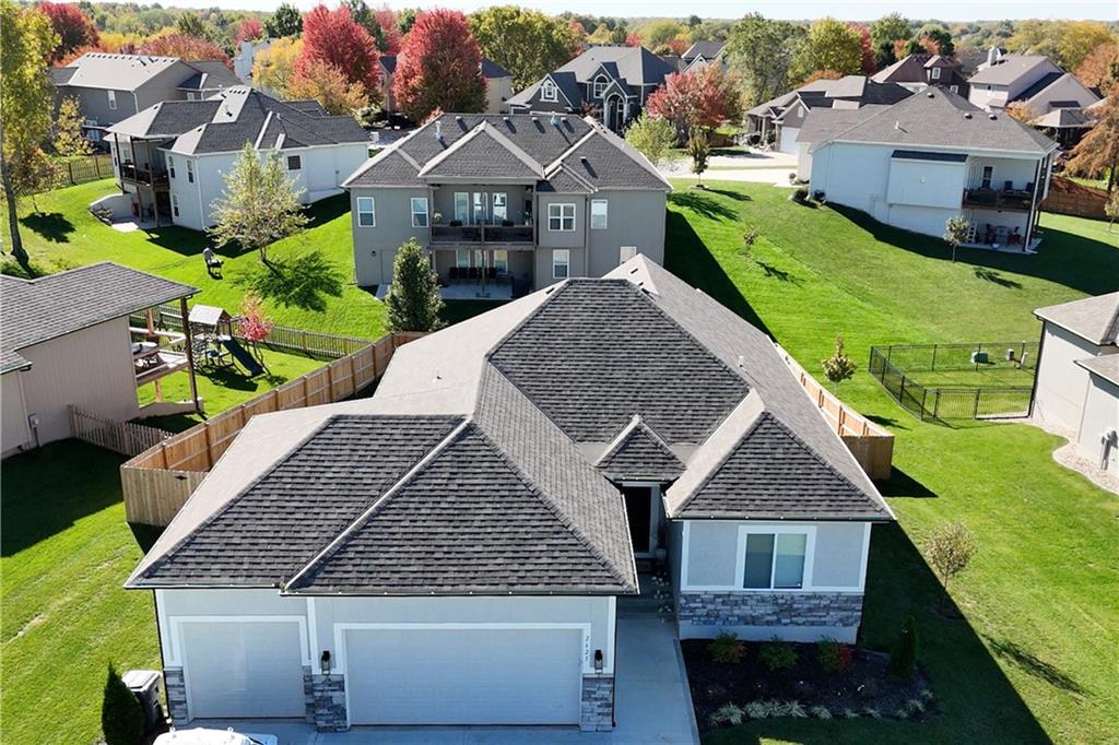 2625 SW Summer Creek Pl, Blue Springs, MO 64015