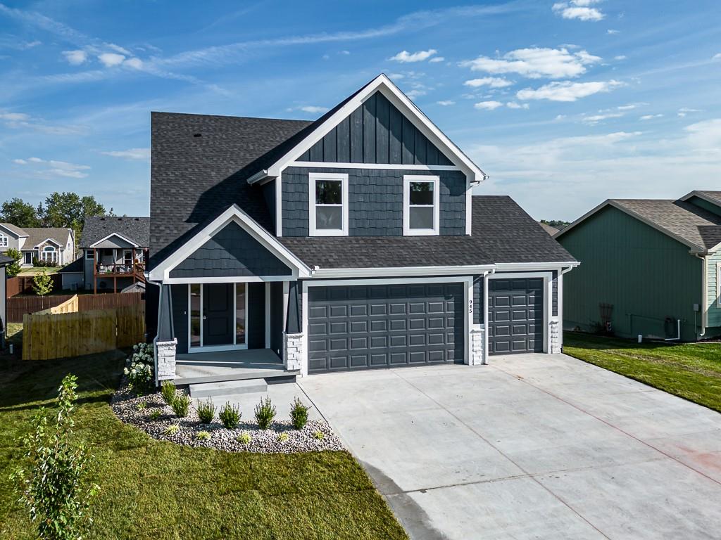 1005 2nd St, Perry, KS 66073