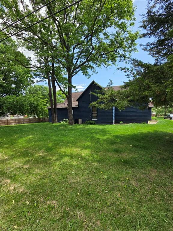307 N 14th St, Savannah, MO 64485