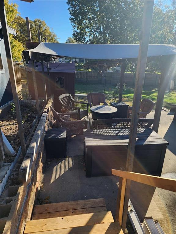 307 N 14th St, Savannah, MO 64485