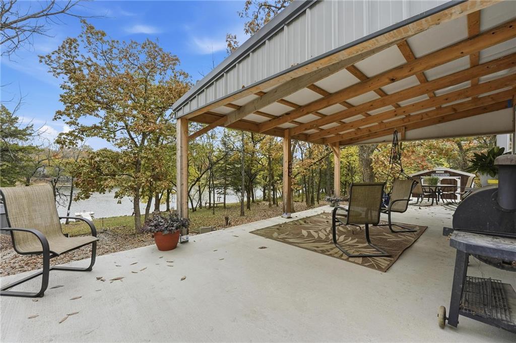 58 E Sugar Lake Cv, Mound City, KS 66056