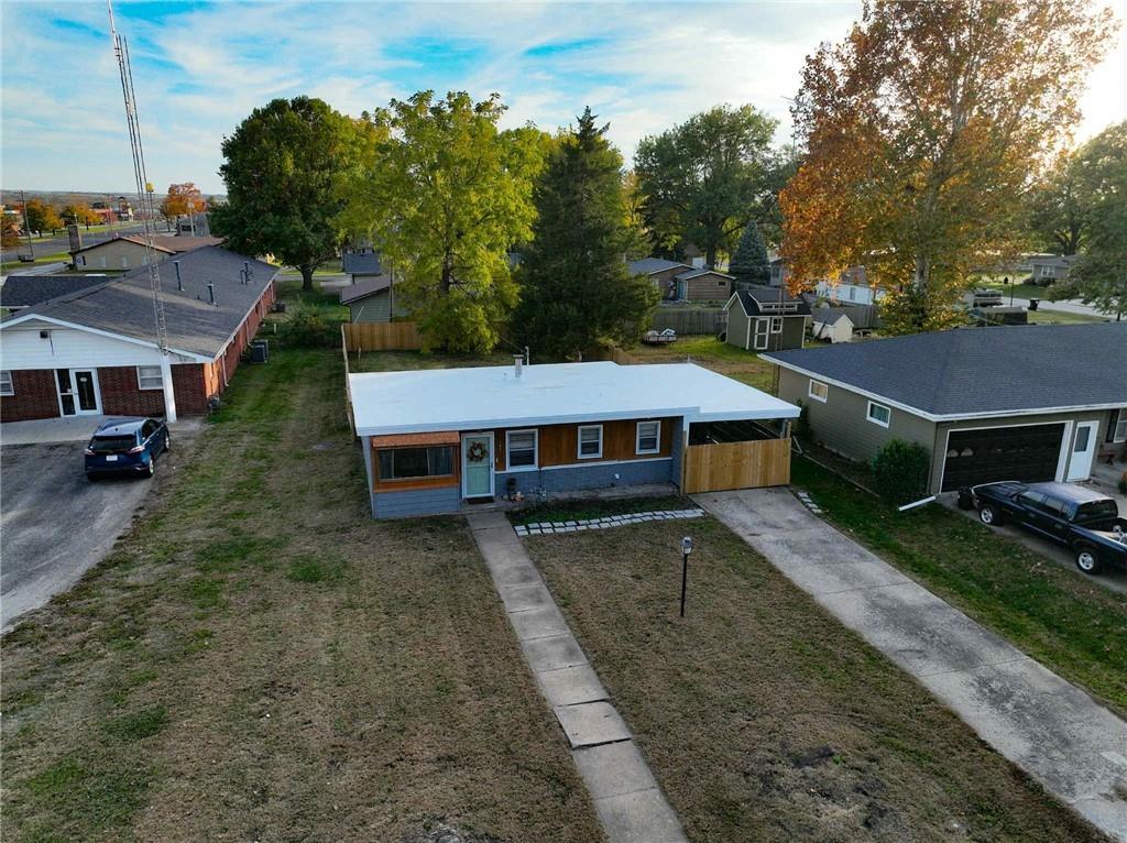 107 Osage Ave, Hiawatha, KS 66434