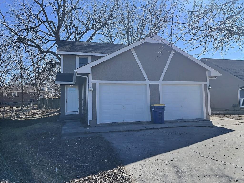 309B E Main St #B, Smithville, MO 64089