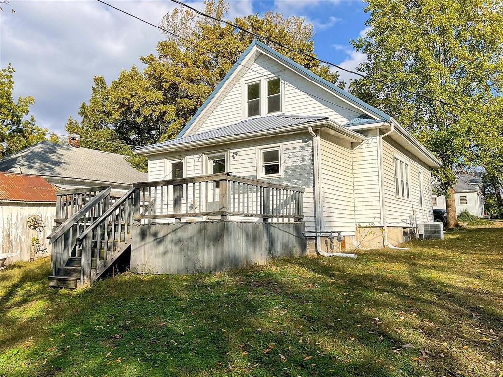 104 S Elm St, Sweet Springs, MO 65351
