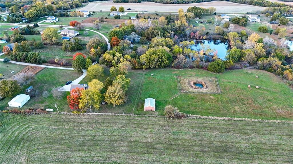 4441 Hilltop Cir, Louisburg, KS 66053