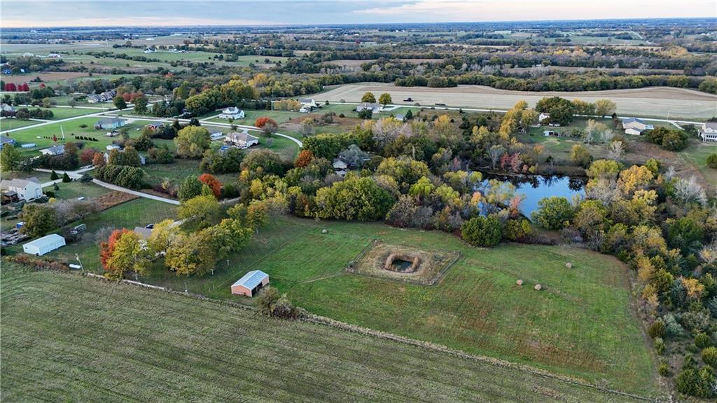 4441 Hilltop Cir, Louisburg, KS 66053