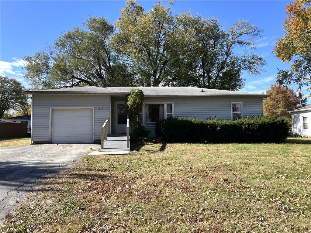 312 S Leona St, Concordia, MO 64020