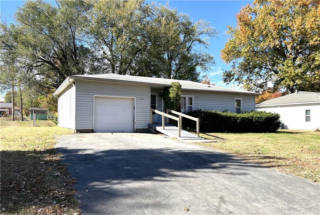 312 S Leona St, Concordia, MO 64020