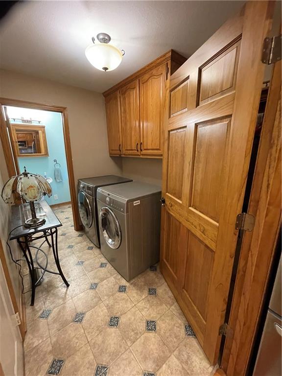 308 S 160th St, Girard, KS 66743