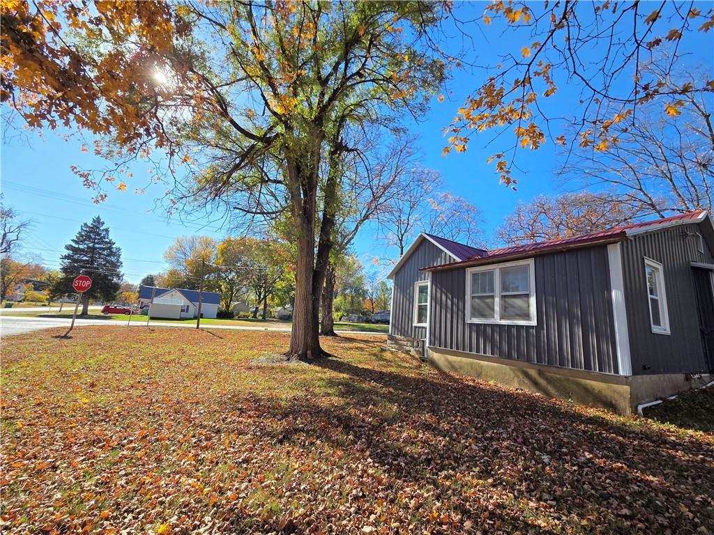 302 W Mill St, Butler, MO 64730