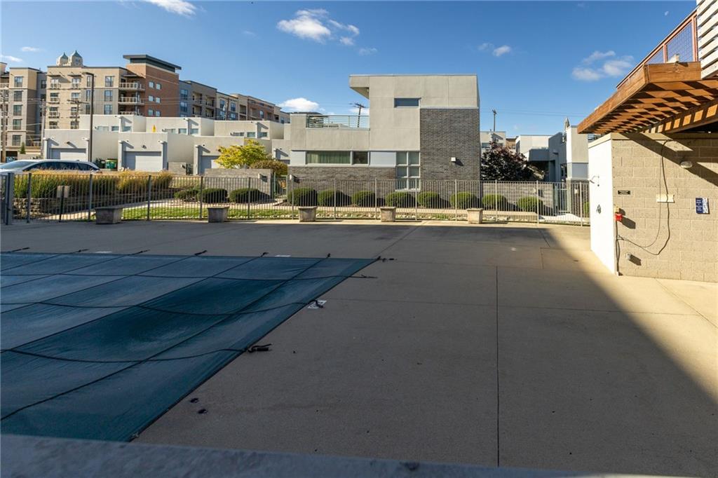 522 Locust Ln #110, Kansas City, MO 64106