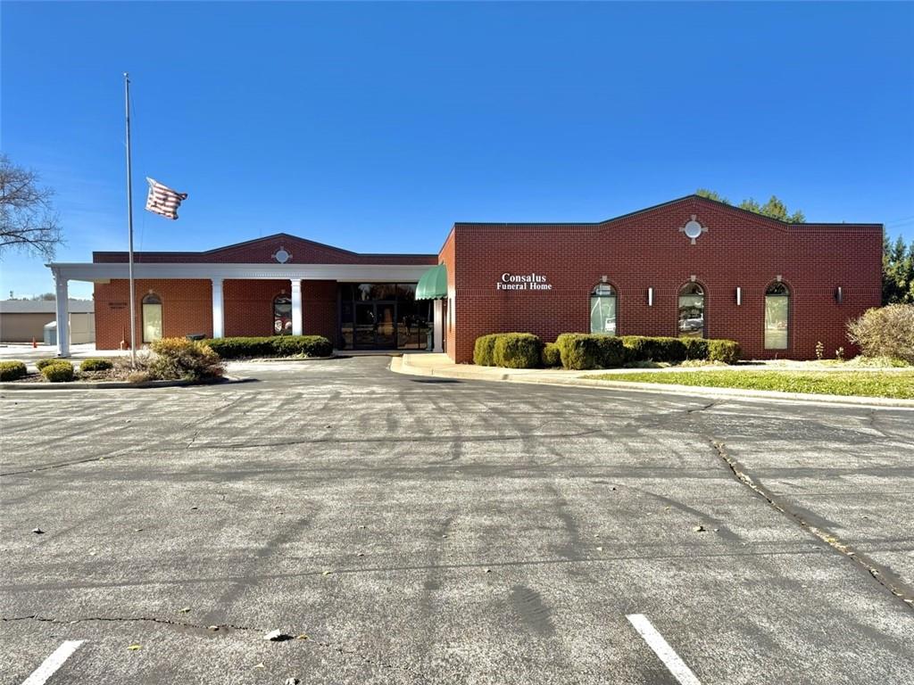 209 S 2nd St, Clinton, MO 64735