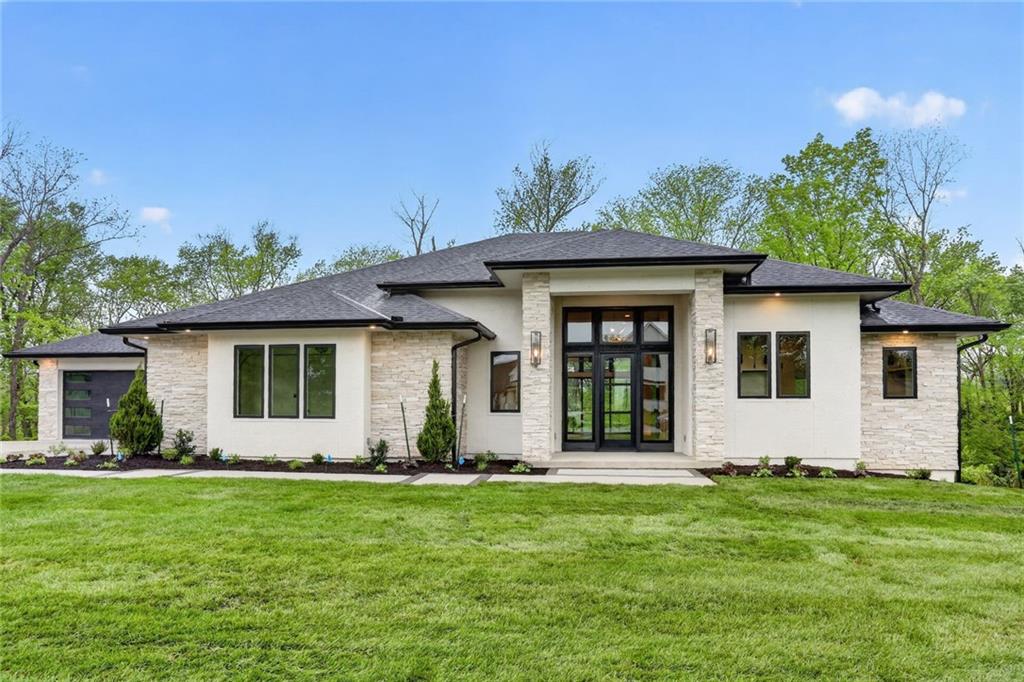 7260 NW Pampas Ln, Parkville, MO 64152