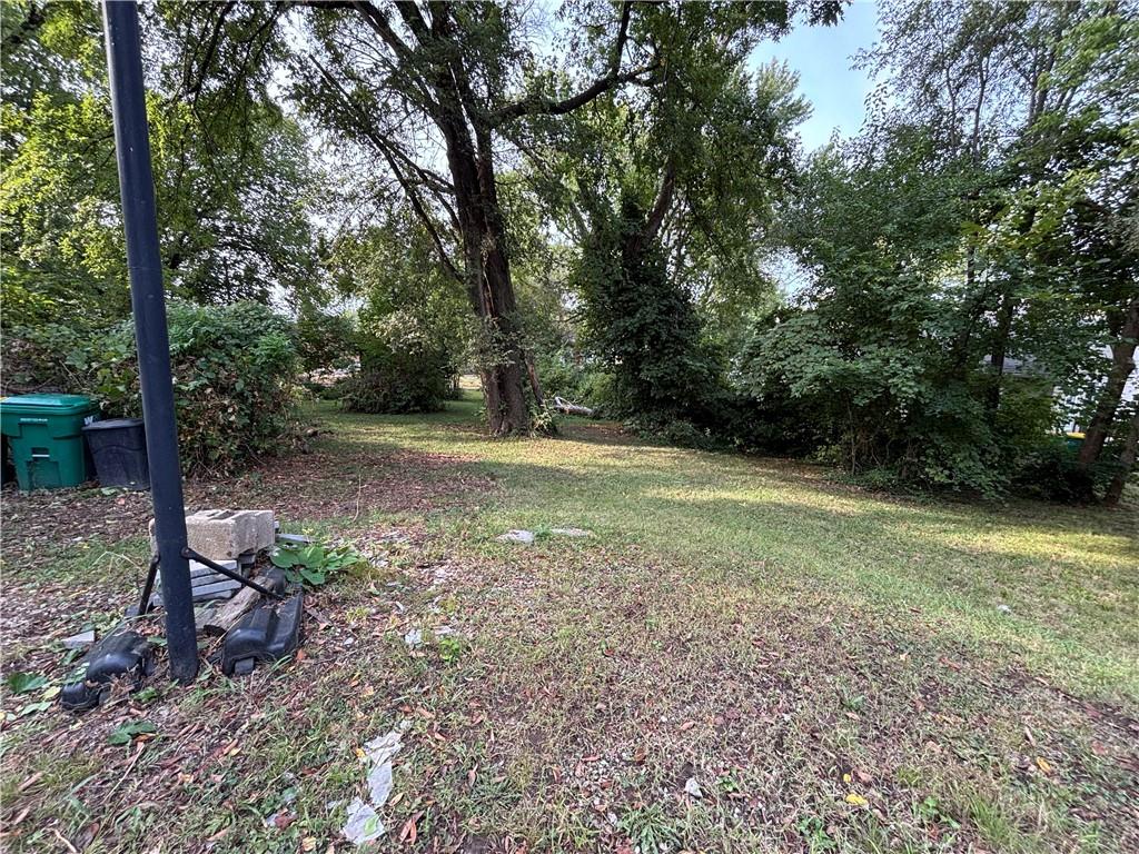 210 Coronado Rd, Bonner Springs, KS 66012
