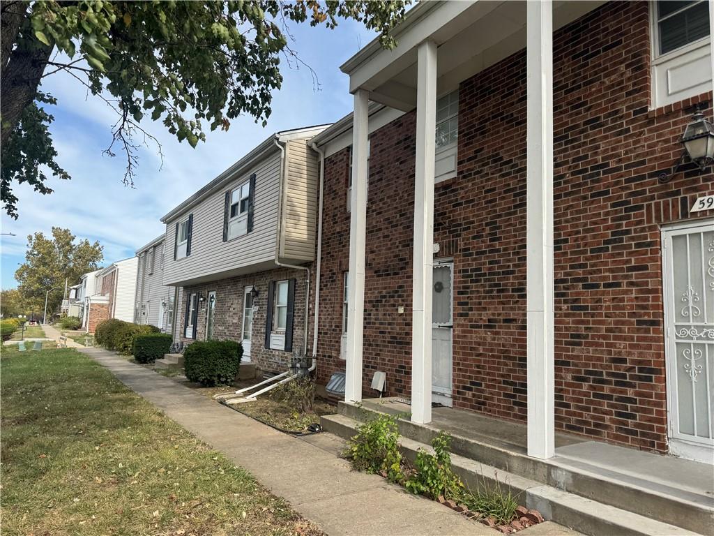 5956 E 129th St, Grandview, MO 64030