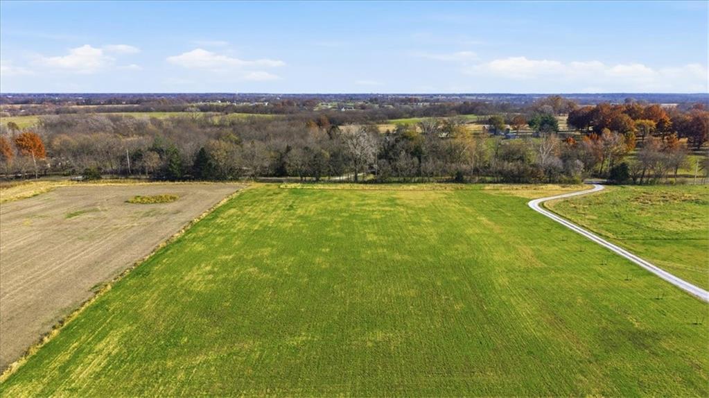 13716 Gammon Rd, Lake Lotawana, MO 64086