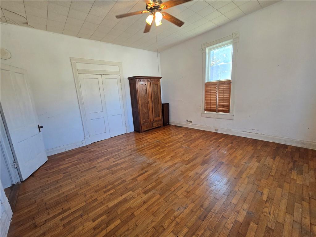 2119 South St, Lexington, MO 64067