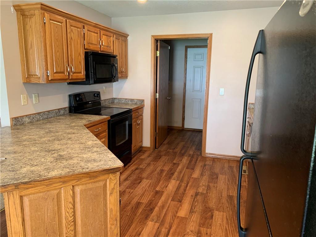 1019 S Hugh St, Frontenac, KS 66763