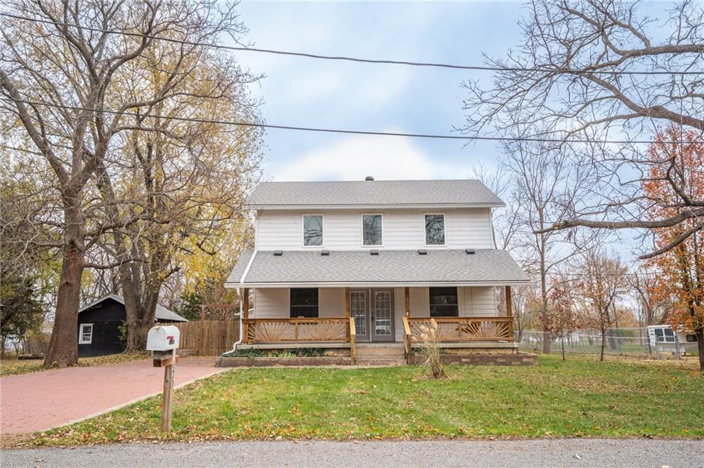427 Pine St, Wellsville, KS 66092