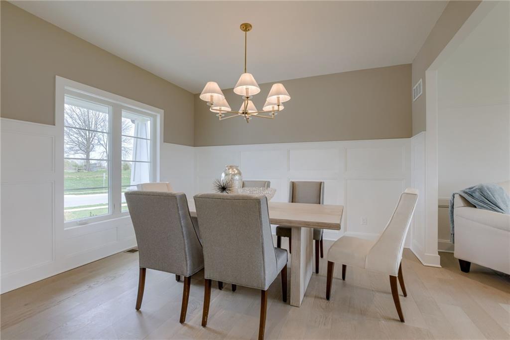 1849 Arbor Trl, Liberty, MO 64068