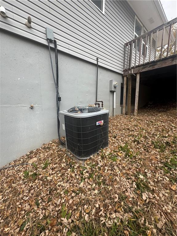114 Hickory St, Mound City, MO 64470