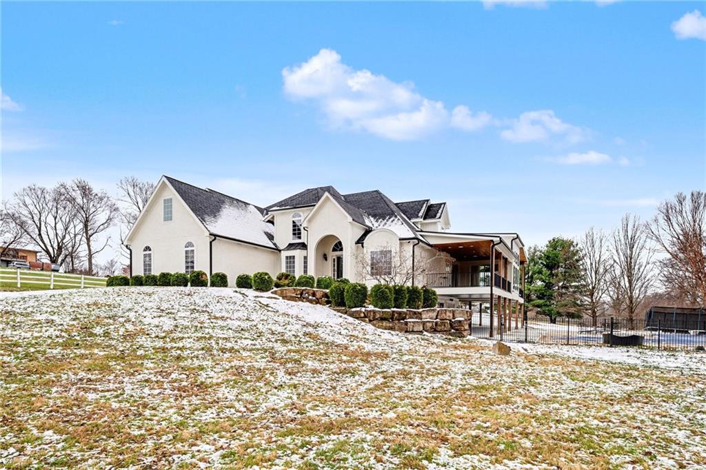 11105 NW 77th Ter, Parkville, MO 64152
