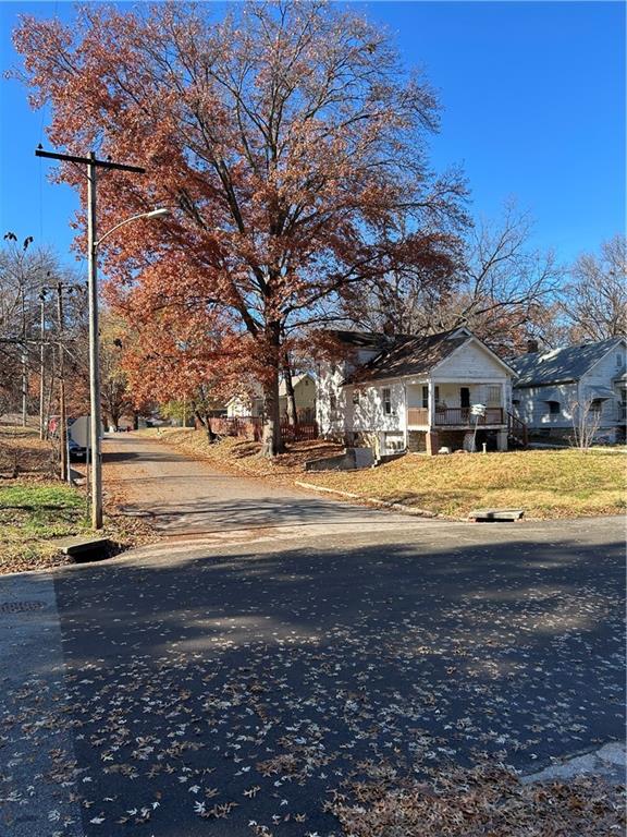 936 Columbia Ave, Leavenworth, KS 66048