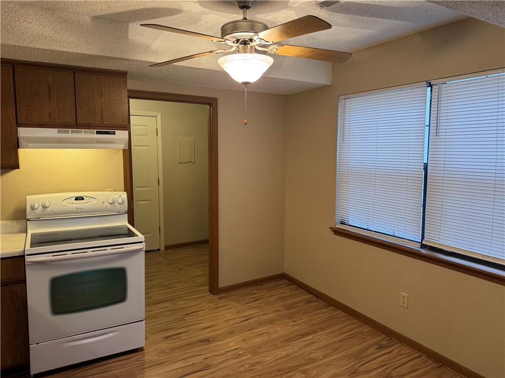 9108 E 85th St, Raytown, MO 64138