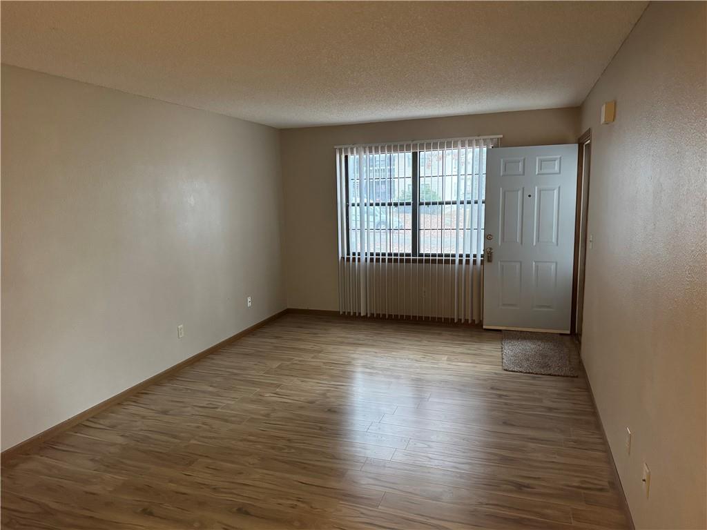 9108 E 85th St, Raytown, MO 64138