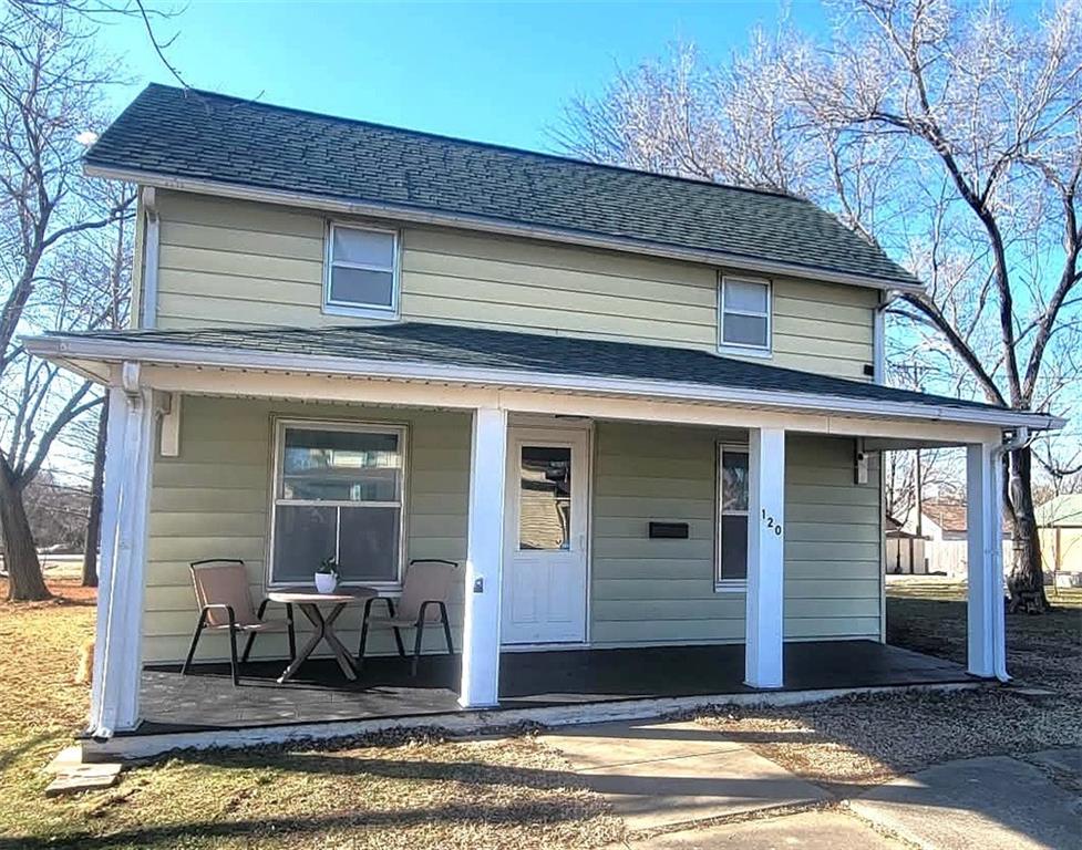 120 S 3rd St, Humboldt, KS 66748