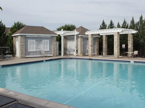 22053 W 99th Ter, Lenexa, KS 66220