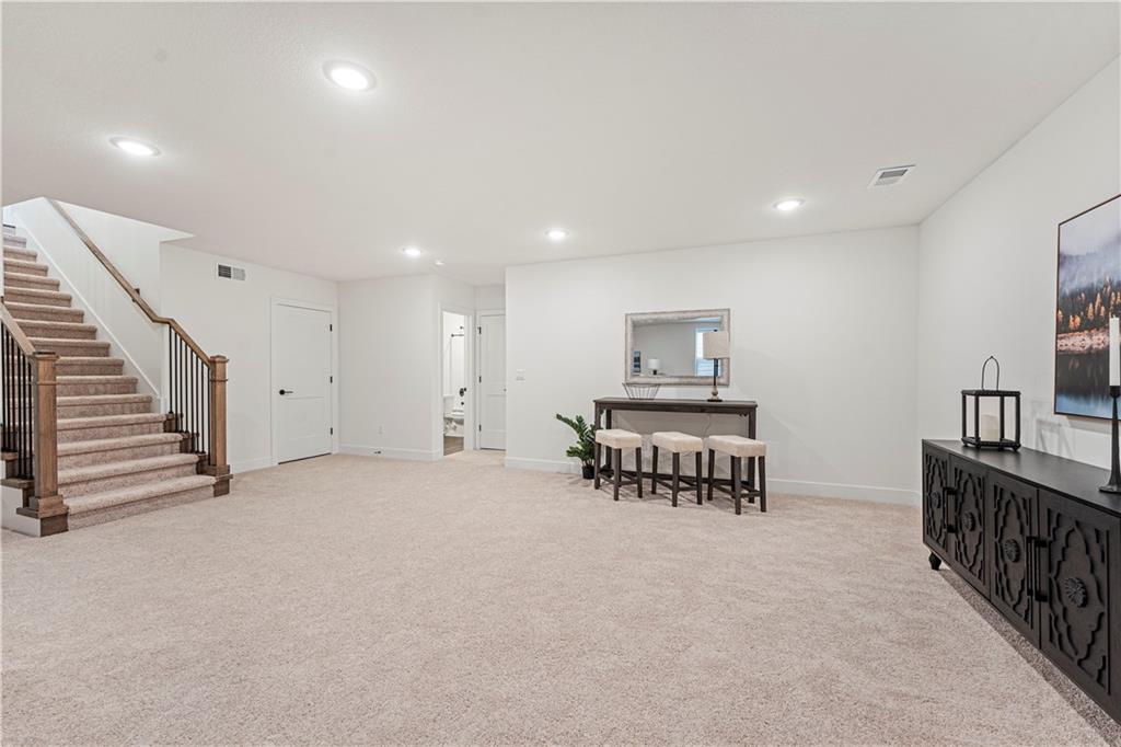 1534 N 162nd Ter, Basehor, KS 66007