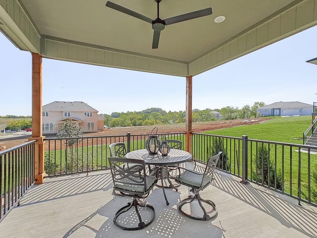 5831 Lentz Dr, Parkville, MO 64152