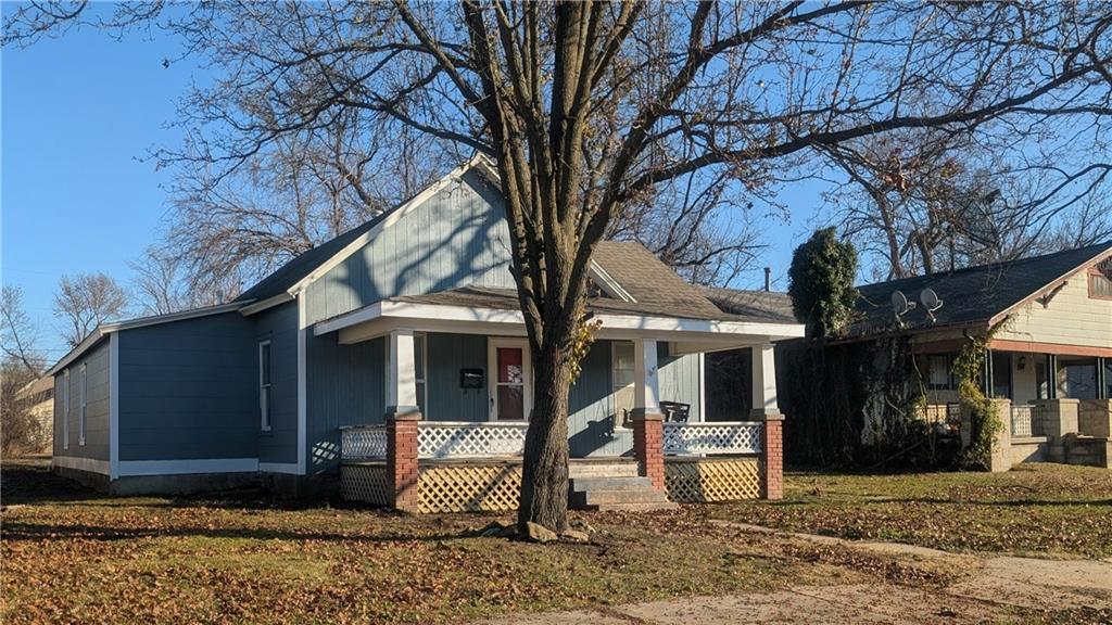 309 S Elm St, Iola, KS 66749