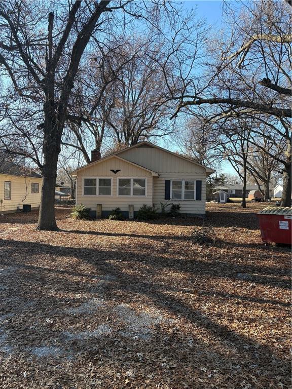 114 S High St, Arma, KS 66712