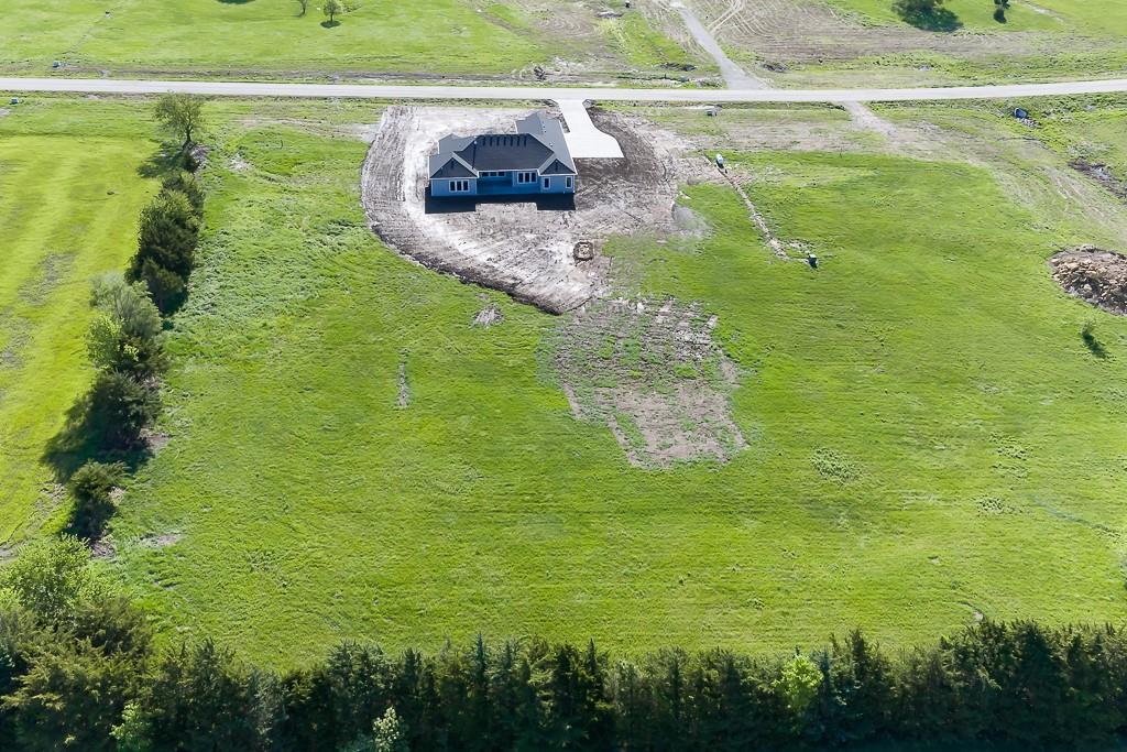 17965 235th St, Tonganoxie, KS 66086