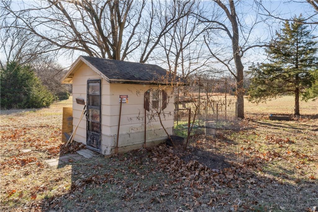 1168 Kingman Rd, Pomona, KS 66076