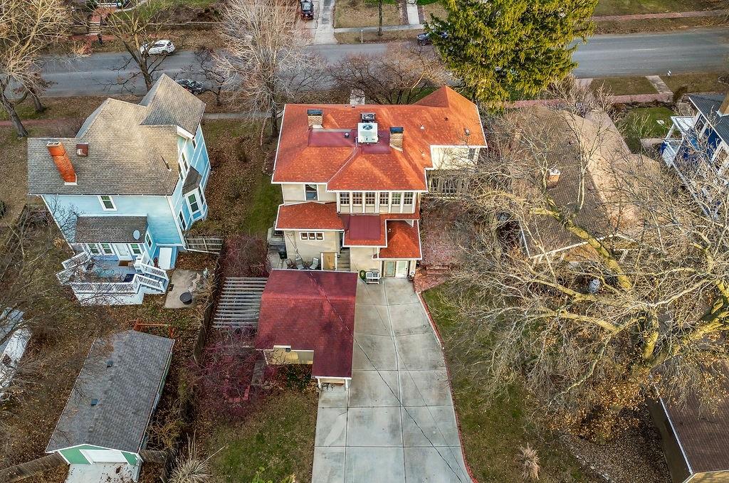 1024 S Broadway St, Leavenworth, KS 66048
