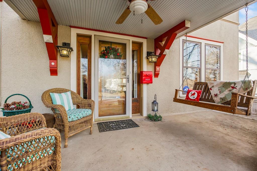 1024 S Broadway St, Leavenworth, KS 66048