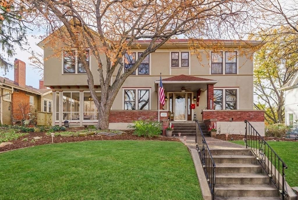 1024 S Broadway St, Leavenworth, KS 66048