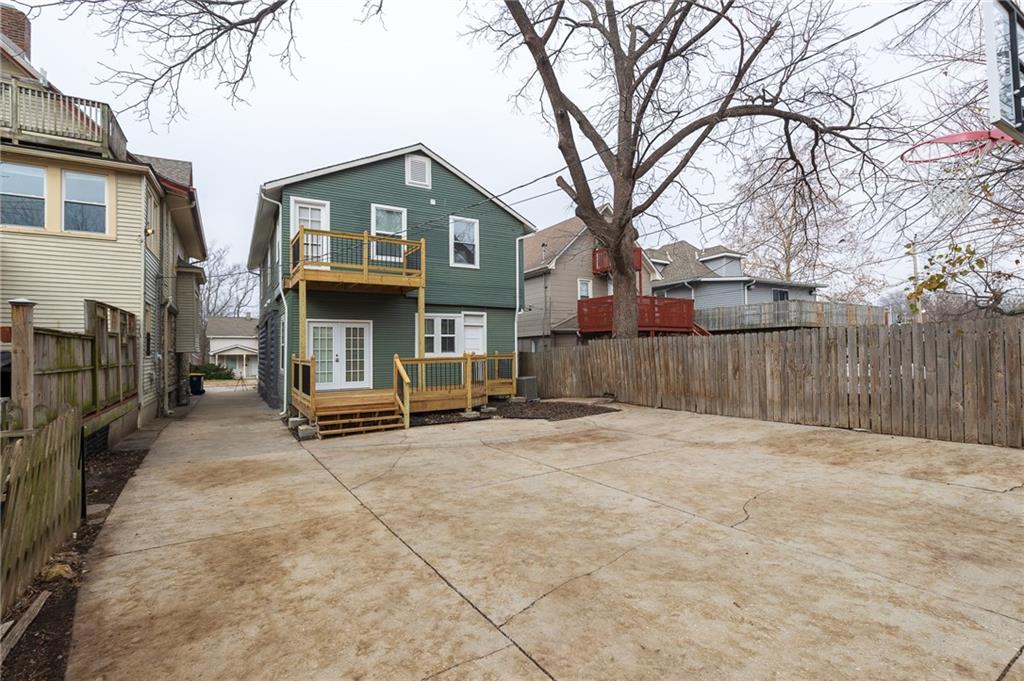 3219 Charlotte St, Kansas City, MO 64109