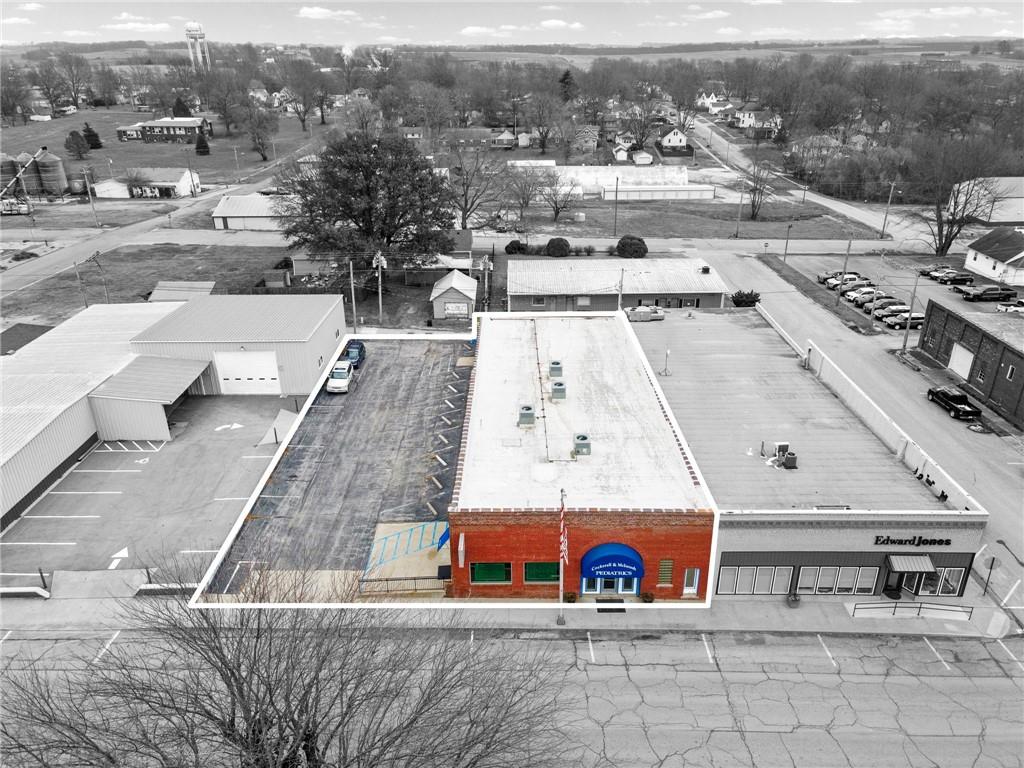 1717 N Main St, Higginsville, MO 64037