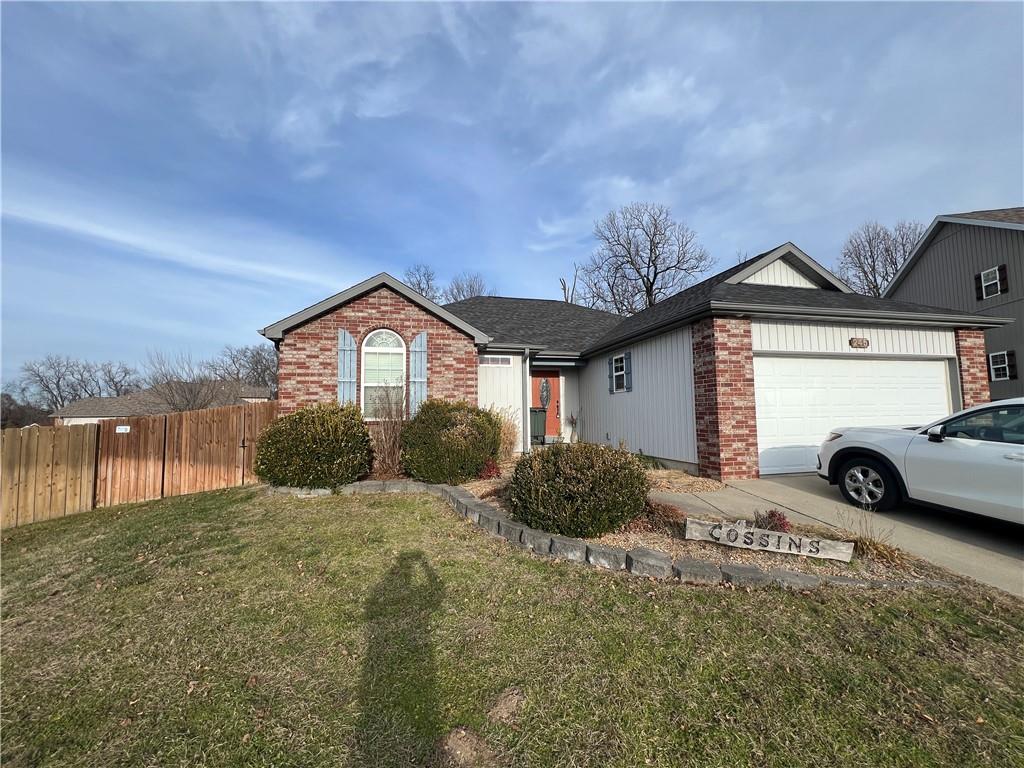 245 W Erin Ct, Bolivar, MO 65613
