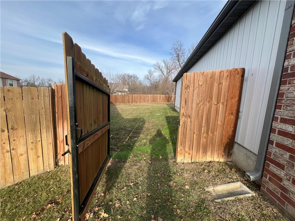 245 W Erin Ct, Bolivar, MO 65613
