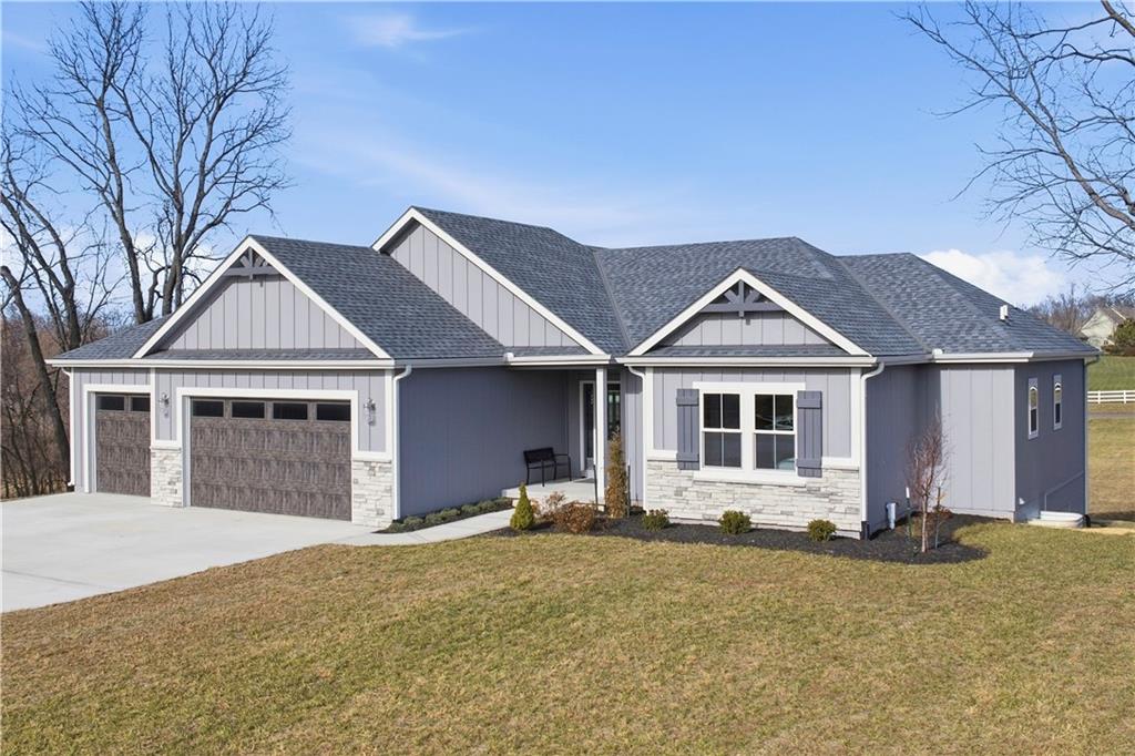 17860 Clearview Dr, Leavenworth, KS 66048