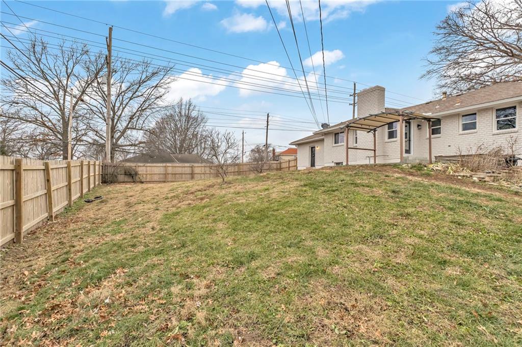 11601 E 62nd St, Raytown, MO 64133