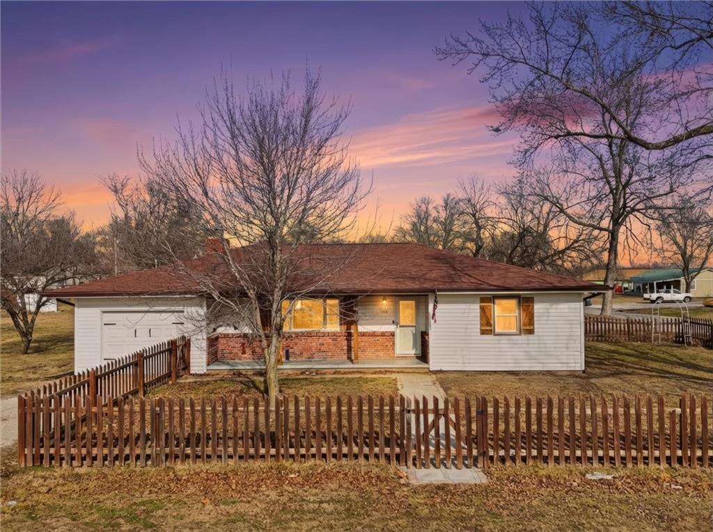 208 E Stone Ave, Leeton, MO 64761