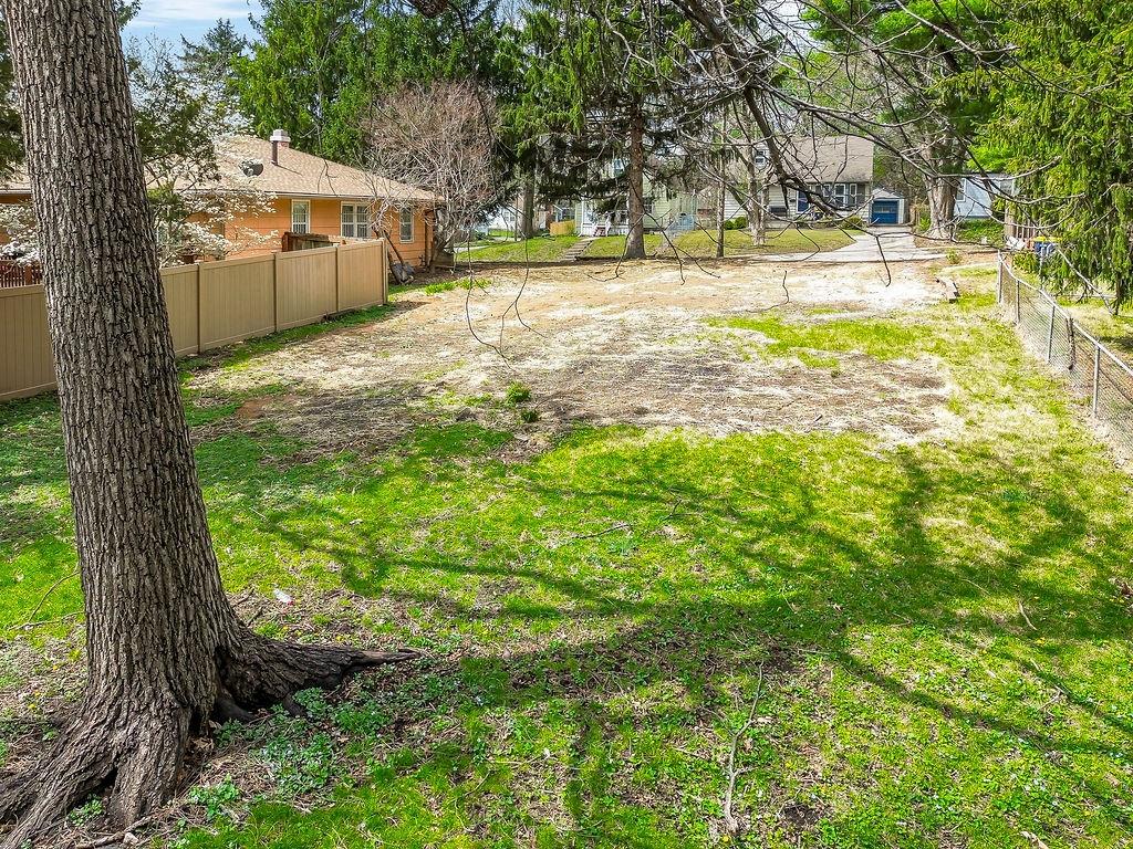 6035 Charlotte St, Kansas City, MO 64110
